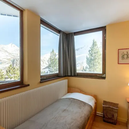 Apartment Les Roches Rouges - Lavachet By Interhome Tignes